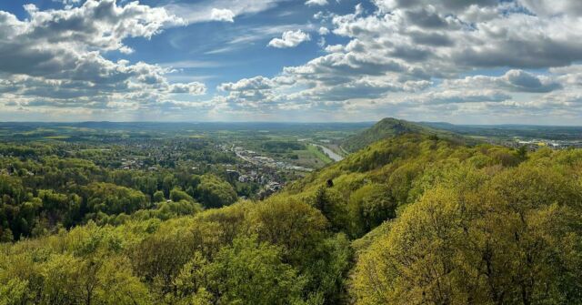 Kleines Panorama, fotografiert von der Fernsehturm Porta Westfalica Aussichtskanzel. 

#portawestfalica #fernsehturmportawestfalica #panorama